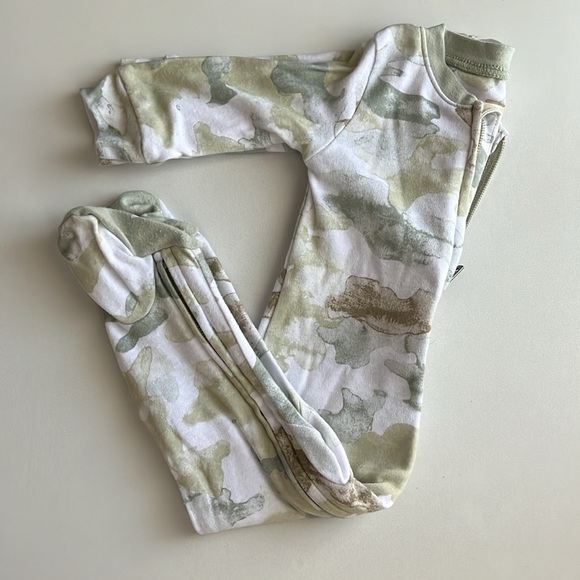 Levis 6m Onesie - Picture 5 of 8